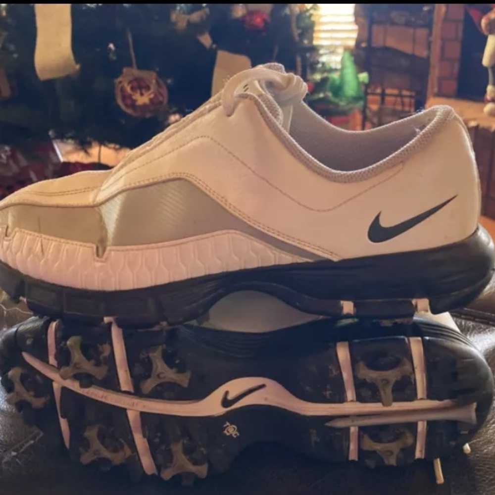 Nike Tiger Woods Youth Golf Shoes